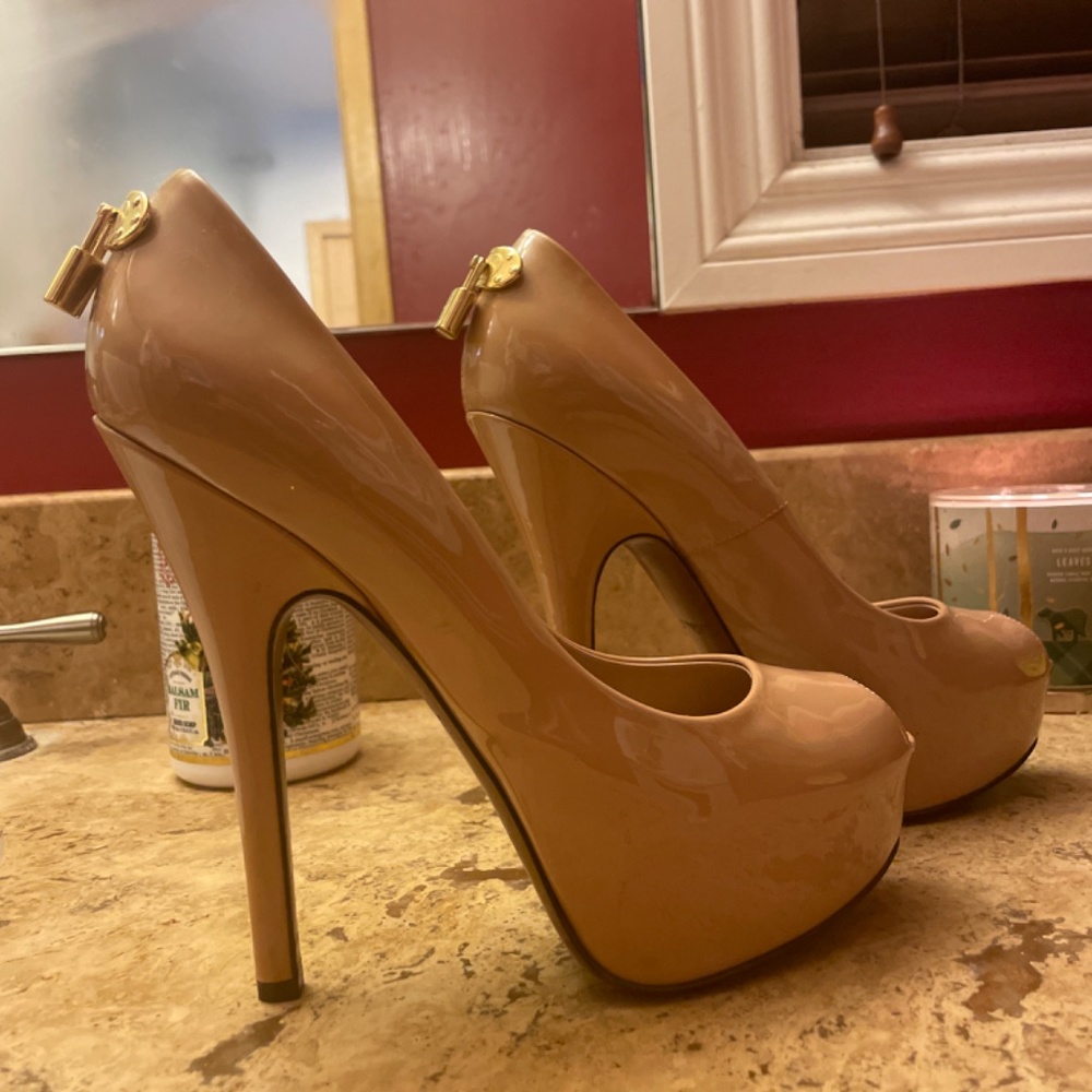 Louis Vuitton Pumps - Picture 3 of 6